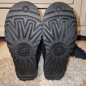 NWOT UGG Ultra Tall Black Winter Boots w/ Zippers 🖤